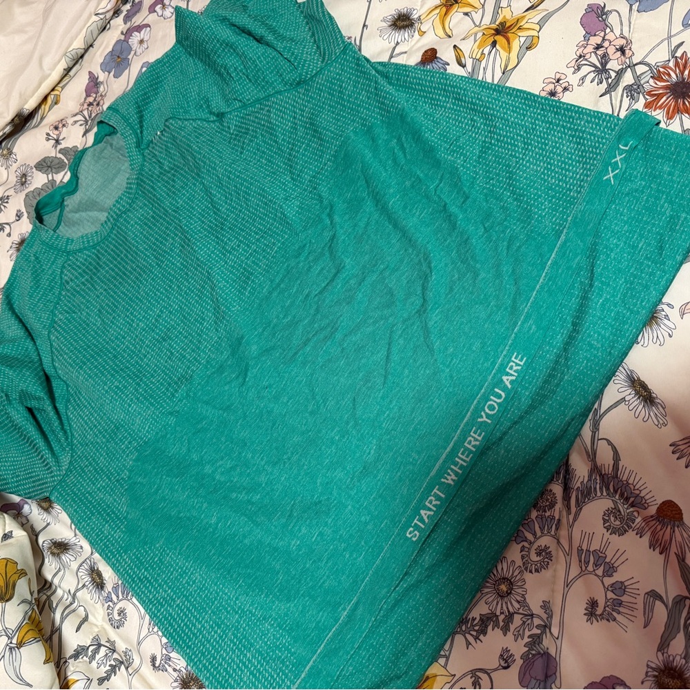 Teal LuLuLemon Men's Short Sleeve